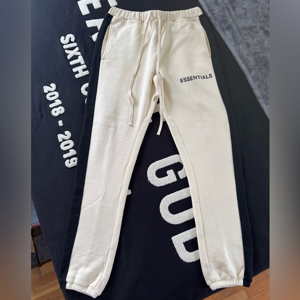 Fear of God Essentials Cream Sweatpants w/Black Stripes sz M